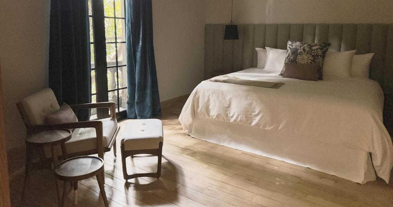 ホテル Casa Izeba メキシコシティ エクステリア 写真